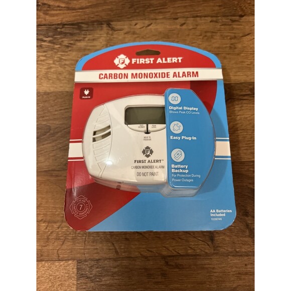 First Alert Dual Power Carbon Monoxide Detector Alarm, Digital Display CO615 New - Picture 4 of 8